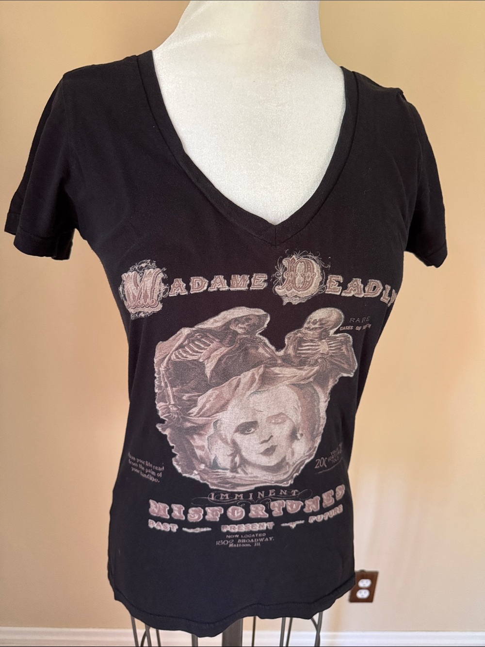 Se7en Deadly- Madame Deadly Graphic V-Neck Tee — Black with Sepia Print M